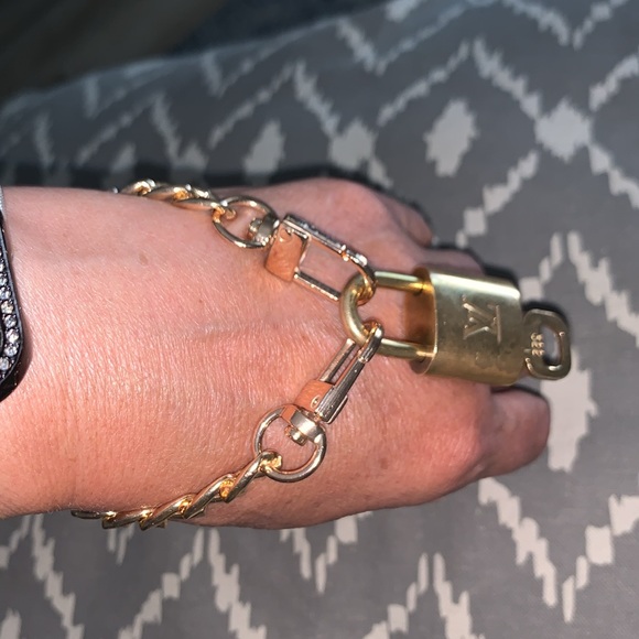 LV authentic Lock and key number (322) - Picture 6 of 7